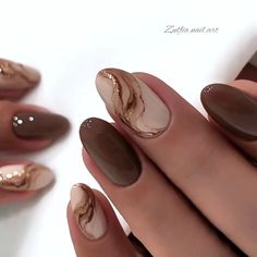 Nails Inspo For Fall, Autumn Biab Nails Square, Brown Marble Nails With Gold Flakes, French Nails Fall Colors, Gel Nails Ideas White, November Nails Oval, Cute Nails For November, Brown Inspo Nails, Nails Inspiration Herbst