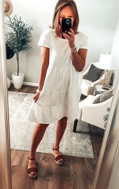 New Summer Faves: Work & Play - Beverly Ennis Hoyle Beverly Ennis Hoyle, Casual Maxi Dresses, Tiered Dresses, Comfortable Chic, Cute Wedges, Chambray Shorts, Midi Dress Style, She Is Clothed, Hair Tutorials