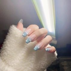 24P/set French Flat Ballet Fake Nails Cloudy Sky Light Blue False Nail Artificial Acrylic Press on Nails Design Clouds, Blue Cloud Nail Designs, Blue Nails With Clouds, Blue And White Summer Nails, Cloud Manicure, Blue Cloud Nails, Nails With Clouds, Maternity Nails, Cloud Nail Art