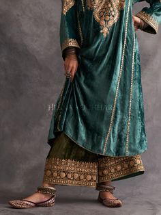 Gul Nasreen - Heena Kochhar Heena Kochhar, Velvet Suit, Pakistani Suits, Mint Velvet, Indian Fashion Dresses, Embroidery Dress, Green Velvet, Indian Wear, Body Measurements