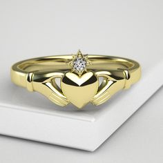 claddagh ring