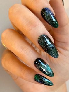 Galaxy Nail Art, Eye Nail Art, Galaxy Nails, Her Nails, Cat Eye Nails, Cat Nails, Winter Nail Designs, Festival Nails