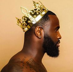 King Photoshoot, Alt Guys, Queen Photoshoot, African Aesthetic, Branding Aesthetic, Photography Reference, Male Crown, Black Royalty, Sketchbook Project