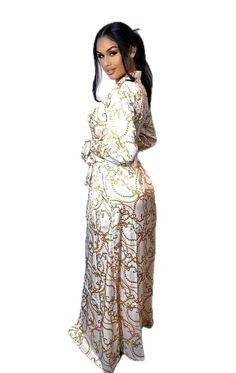 -See size chart in pictures -Lightweight, soft, silky and slightly stretchy fabric -Belt is attached to robe  -Inside tie helps keep in place -2 pockets -cinched waist  Elevate your loungewear game with this stunning Barocco Floor Length Robe! The white and gold print adds a pop of color to your wardrobe while the long sleeves and dual tie closures make it the perfect cozy addition to any wardrobe.  This robe features pockets for added convenience and comes in a sizes small through XXXL. Ideal f Floor Length Robe, Luxury Robes, Soft Floor, Gold Baroque, Hooded Robe, Pajama Robe, Womens Robes, Gold Print, Fabric Belt