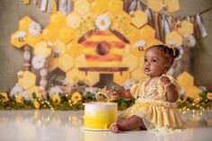 Today’s set 🐝 Bees, Honey, Honeycomb . portraitsbykatd.com . #cakesmash #yellowbeecakesmash #fortworthx #beecakesmash #firstbirthdayphotoshoot #beecakesmash #honeycombcakesmash #yellowgreencakesmash #babymilestonephotography #babyphotographer #dfwphotosessionphotographer #milestonesphotography #riveroakstx #fortworthtx #riveroakstxphotographer #caksmashphotographer #1stbirthdayphotoshoot #portraitphotographer #portraitphotography #1stbirthdaycakesmash #babybee #texasbaby