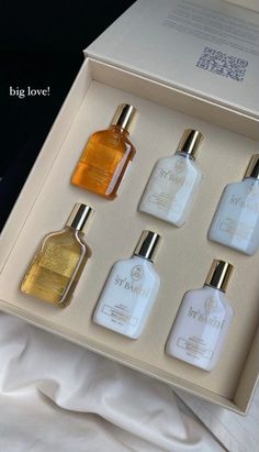 Fragrances Perfume Woman, Perfume Collection Fragrance, Beauty Care Routine, Beauty Influencer, St Barth, Body Skin Care Routine, روتين العناية بالبشرة, Perfume Collection