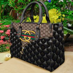 Small Handbag Outfit, Brown Luxury, Handbag Outfit, Small Handbag, Prada Handbags, Gucci Black, Gucci Handbags, Small Handbags, Womens Purses