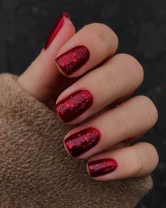 Trendy, beautiful and chic christmas nail design ideas that you have to see | winter december nails 2024 | inspiration | colors | trend short | 2024 trend gel | festive nails | christmas nail design ideas | new years eve nails | nye nails | holiday nails ideas designs acrylic #christmas #christmasnail #winternails Christmas And New Years Nails, Nail Ideas December, Holiday Christmas Nails, Trendy Winter Nails, Flower Drawing Easy, Christmas Nail Colors, New Years Eve Nails, December Nails, Bridal Nail Art