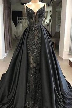 Prom Dress Shapes, 1920s Ball Gown, Acotar Dress, Black Wedding Dress Lace, Black Wedding Dress Mermaid, Dark Romantic Wedding, Black Lace Party Dress, Black Lace Wedding Dress, Black Lace Evening Dress