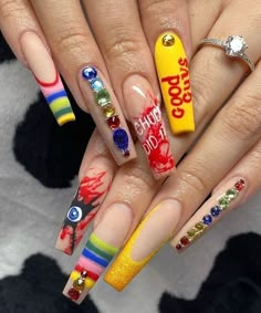 Chuky Doll Nails, Chunky Nails Acrylic, Chucky Nail Designs, Chucky Halloween Nails, Halloween Nails Chucky, Bride Of Chucky Nails, Chucky Inspired Nails, Chucky Nails Acrylic, Chucky Makeup Female