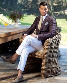 Elegant, in spite of missing socks.  #Sartorial #Savile Row #Modern #Elegance #Penhaligon's Elegants Outfits, Italian Men Style, White Pants Men, Men In Heels, Italian Men, Mens Style Guide, Rolex Watch, Business Model