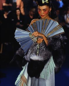 Irina Pantaeva for Christian Dior by John Galliano Fall/Winter 1997 Ready-to-Wear. © Maayan (#IrinaPantaeva #ChristianDior #JohnGalliano #1997 #90s #90sFashion #Fashion) Dior By John Galliano, John Galliano, Simple Image, Historical Fashion, 90s Fashion, Your Image, Runway Fashion, Christian Dior