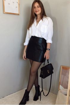 Outfit Botas, Leather Skirt Outfit, Black Leather Skirt, Causual Outfits, Mode Inspo, Business Casual Outfits