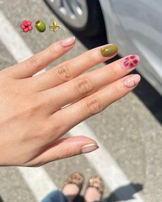 Gelish Inspo, Summer Nails Short, Short Nail Inspo, Heart Nail Designs, Hello Nails, Hippie Nails, Simple Gel Nails