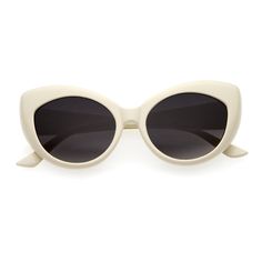 A bold version of 50's inspired cat eye sunglasses. The always-sexy cat-eye look for classic style in an instant, you'll find they can work with many outfits, from the very modern to the utterly vintage. Made with an acetate based frame, metal hinges and gradient UV protected polycarbonate lenses. Measurements: 50-20-45 / Total: 140mm Retro Womens Fashion, Cat Frame, Retro Fashion Women, Metal Hinges, Cats Meow, Retro Chic, True Vintage, Face Shapes, Cat Eye Sunglasses