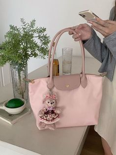 Pink Lunch Aesthetic, Aesthetic Purses And Handbags, Pink Longchamp Bag, Brandname Bag, Photos For Vision Board, University Bag, Uni Bag, Creating A Vision, Longchamp Bag