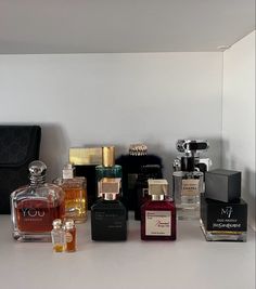 Perfume Collection Men, Fragrances Perfume Men, Armani Parfum, Cologne Collection, Best Perfume For Men, Men Cologne, Best Fragrance For Men, Clean Lifestyle, Body Smells