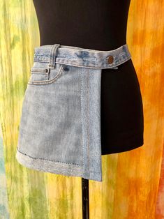 Discover the perfect blend of style and functionality with our Original Denim Pocket Belt Bag. Crafted from upcycled denim, it features an adjustable waist for a comfortable fit. Its a half skirt, jean hip bag, and utility belt all rolled into one. Stand out from the crowd with this one-of-a-kind denim belt bag that effortlessly combines fashion with practicality. 3 pockets Upcycled denim Waist - 28-43" Length - 12" Please feel free to dm if you have any questions or requests about this item! :) Upcycled Denim Fashion, Upcycle Jeans Bag, Fashion Advice Woman, Model Clothing, Oversized White Shirt, Denim Crafts Diy, Denim Belt, Utility Belt, Mode Jeans