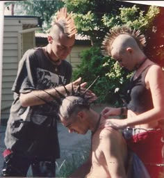 Punk Tactics, Punk Fashion Diy, Alternative Subcultures, Arte Punk, Goth Metal, Mohawks, Punk Scene