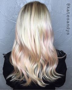 Platinum blonde and pastel pink hair Barbie Highlights, Lisa Hair, Rose Gold Highlights, Pastel Pink Hair, Skin Nails, Gold Highlights, Rose Gold Hair, Hair Skin Nails, Platinum Blonde