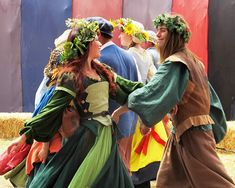 Costume Guide, Viking Dress, Ren Fest, Beltane, Fantasy Costumes, Middle Class