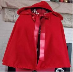 Red Velvet Bridal Cape,Velvet Christmas Wedding Cape,Bridal Red Velvet Cover Up Red Velvet Winter, Hood Cape, Wedding Capelet, Velvet Christmas, Wedding Clothing, Wedding Cape, Wedding Jacket, Bridal Cape, Gothic Wedding