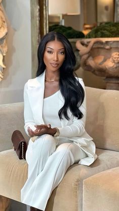 Boss Lady Black Women, Black Female Business Owner Aesthetic, Editorial Business Woman, Headshot Photoshoot Black Women, Rich Business Girl Aesthetic Black, High Class Photoshoot, Elegant Black Women Outfits, Boss Black Women Aesthetic, Boss Baddie Aesthetic