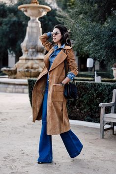 6 Ways To Style The Camel Coat Trenchcoat Style, Long Suede Coat, Hudson Taylor, Camel Coat Outfit, Womens Outerwear, Chic Fall Fashion, Suede Trench Coat, Chloe Bags, Fashion Blogger Outfit