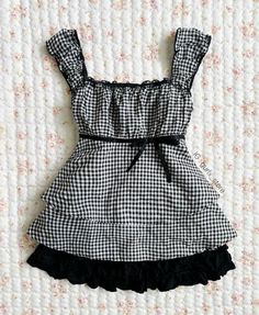 Evade Outfits, Gingham Outfit, Coquette Shirt, Clothes Embroidery Diy, Grunge Goth, Really Cute Outfits, Looks Style, Lookbook Outfits, Dream Clothes