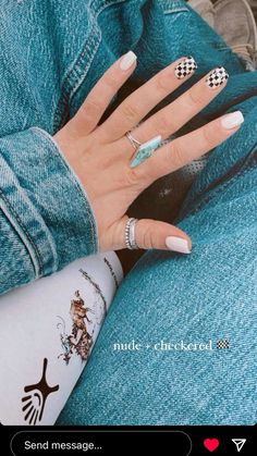 Neutral Aztec Nails, White Nails With Western Design, Church Camp Nail Ideas, Nails 2023 Trends Western, Light Pink Western Nails, Punchy Nails Acrylic, Nail Ideas Western Simple, Nails For Morgan Wallen Concert, Simplistic Nail Ideas