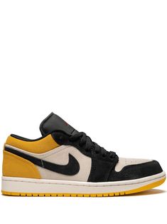 Air Jordan 1 Low Taxi, Crazy Sneakers, Jordan Low, All Jordans, Low Top Jordans, Jordan Logo, Gold Sneakers, Casual Footwear, Jordan Air