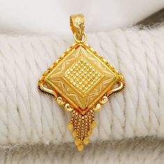 Please click -- Learn more about this item -- below for a full description 22k gold pendant handmade jewelry made in India weight is 3.32 grams approx. length is 5.3 centimeter approx. width is 2.9 centimeter approx. 22k Gold, Gold Pendant, Locket, Jewelry Necklace Pendant, Handmade Jewelry, Bathing Beauties, Jewelry Necklaces, Accessory Gift, Jewelry Making