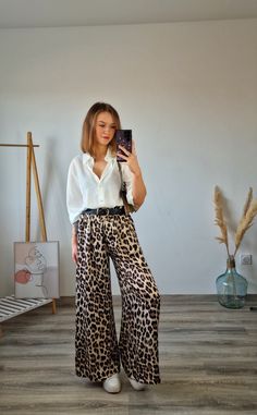 tenue avec un pantalon leopard Outfits Gorditas, Work Outfit Inspiration, Leopard Print Fashion