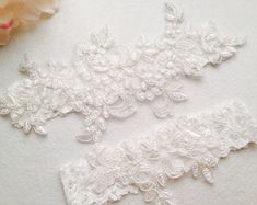 Light Ivory Wedding Garter Set, No Slip Grip Garter Toss Keepsake Gorgeous Lace Bridal Garter Belt Antique White Cream Plus Size Petite Flat - Etsy Wedding Flower Vase, White Lace Garter, Brooch Bouquet