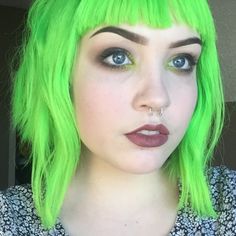 manic panic electric lizard Neon Green Hair Short, Dark Green And Neon Green Hair, Neon Green Bob Hair, Neon Green Hair Dye, Neon Green Ombre Hair, Manic Panic Electric Lizard, Permanent Hair Dye Colors, Neon Green Hair, Hair Colors Ideas