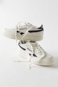 Reebok UO Exclusive Club C Double Sneaker | Urban Outfitters Cute White Shoes Aesthetic, Womens Chunky Sneakers, Rebook Club C Double, Cool Girl Shoes, Shoe Game Women, Sneakers That Go With Everything, Everyday Sneakers Women, Chunky White Sneakers Outfit, Lifestyle Sneakers Women