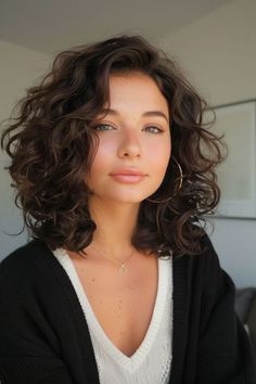 Medium Hair Styles For Women Curly, Haircuts Ideas For Curly Hair, Shoulder Length Hair With Perm, Medium Length Hair With Perm, Short Curly Coloured Hair, Cropped Wavy Hair, Medium Haircuts For Curly Hair Women, Short Thick Curly Haircuts For Women, Medium Length Haircut For Round Faces Curly Hair