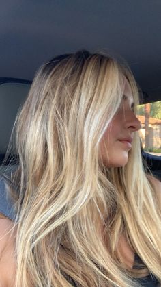 Aussie Blonde Hair, Beach Blonde Hair Inspiration, Really Long Curtain Bangs, Simple Blonde Hair, Blonde Hair On Brunettes Summer, Light Honey Blonde Highlights, Stormie Goldsmith Hair, Golden Beach Blonde Hair, Beach Blonde Hair Highlights