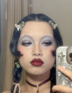 Creative Everyday Makeup, Drag Makeup Ideas, Maquillage Goth, Funky Makeup, Drag Make-up, Alt Makeup, Drag Makeup, Swag Makeup, Ethereal Makeup