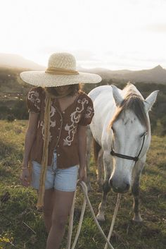 Battle for beach space or live life in the Meadow. Life in the Meadow. Sunshine on your lips, frolicking in the long grass, bare feet and flowing dresses. Extra Wide Brim Straw Linen Band ||SM 55.5cm || ML 57cm || L/XL 59cm || II Crown 110 mm II BRIM 160 mm II Summer Bohemian Straw Hat With Curved Brim, Bohemian Straw Hat For Summer, Bohemian Straw Hat For Spring And Summer, Bohemian Hat For Garden Parties And Beach Season, Bohemian Natural Sun Hat For Summer, Bohemian Sun Hat For Garden Party, Natural Bohemian Straw Hat For Summer, Bohemian Sun Hat For Spring And Summer, Bohemian Straw Hat For Day Out