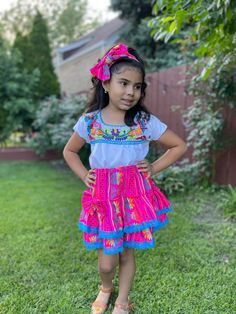 This Beautiful Girls Mexican Outfit is made up of a blouse, skirt and headband. The top is floral embroidered and the skirt is lined with lace. The blouse has elastic around the sleeves. The skirt has ties elastic around the waist and a cute bow on the front. This Traditional Mexican inspired dress is perfect for a birthday party or special event. The ruffles, bright colors and unique design give it an enchanting look. Shine bright with this handmade, traditional Mexican outfit. More styles avai Bohemian Embroidered Summer Sets, Mexican Dresses For Kids, Hairstyles Mexican, Mexican Inspired Dress, Mexican Girl Outfit, Kids Party Dress, Bohemian Embroidered Dress, Sweet Pictures, Dream Dream