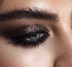 Messy Eyeshadow Look, Grungy Smokey Eye, Smocked Eyes Makeup, Dark Euphoria Makeup, Glam Punk Makeup, Black Tie Wedding Makeup, Rockstar Eye Makeup, Smokey Glitter Eye Makeup, Smookie Eyes Makeup