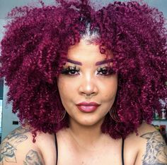 Red Hair Dark Skin, Red Hair Layers, Red Hair Dark, Red Hair Hairstyles, Purple Red Hair, Hairstyles For Black Ladies, Red Hair Outfits, Red Hair With Bangs, Violet Hair Colors