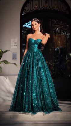 Corset Top Dresses, Style Corset Top, Corset Prom Dresses, Matric Farewell Dresses, Farewell Dresses, Matric Dance Dresses, Emerald Green Prom Dress, Style Corset, Prom Dress Inspo