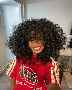 ig (@elandoalemu) Curly Hair Styles Easy, Beautiful Curly Hair, Hairdos For Curly Hair, Natural Curls Hairstyles, Curly Hair Inspiration, Curly Girl Hairstyles, Curly Hair Cuts, Long Curly Hair, Curly Girl