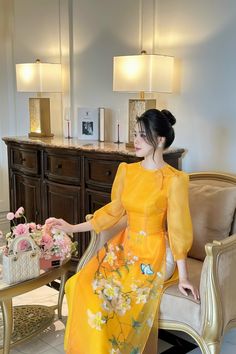 Very elegant design Spring Evening Ao Dai With Long Sleeves, Elegant Fitted Ao Dai For Spring, Fitted Elegant Ao Dai For Spring, Elegant Knee-length Ao Dai For Party, Knee-length Fitted Ao Dai For Parties, Spring Ao Dai For Banquets, Spring Formal Fitted Ao Dai, Spring Banquet Fitted Ao Dai, Fitted Ao Dai For Spring Banquet