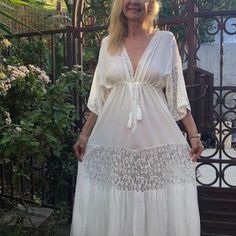 Cotton Boho Dress, White Cotton Dress, Long Dress, Lace, Large, Xl Really Gorgeous Mid Length White Cotton Boho Dress Pretty Lace Insets Seems To Fit Large To Xl Bust Is Loose And Measures 46" Bodice (Under Breast) Cinches All The Way In Max Is 46" Hips 50" And Flows Out From There. Length 48" Partial Slits On Both Sides New Without Tags Nkbxdn Cotton Boho Dress, White Cotton Dress, Long Dress, Lace, Large, Xl Bohemian Beach Midi Dress With Lace Trim, Beach Midi Dress With Lace Trim, Elegant Boho Dress With Lace Trim For Vacation, Flowy Beach Cover-up Dress With Lace Trim, Flowy Lace Trim Dress For Beach Cover-up, V-neck Midi Dress With Lace Trim For Beach, V-neck Lace Trim Midi Dress For Beach, Short Sleeve Dress With Lace Trim For Beach, Elegant Boho Dress With Short Sleeves For Beach