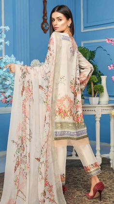 Lawn Dresses Designs, Indian Dresses For Women, Pakistani Fashion Casual, Pakistani Lawn Suits, Gul Ahmed, Pakistani Dresses Casual, Salwar Kamiz, Lawn Dress, Indian Dress