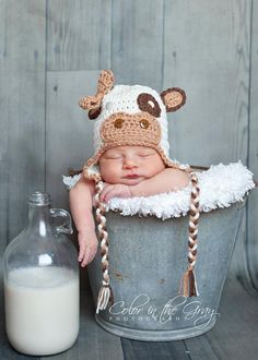 Crochet+Gender+Neutral/Unisex+Cow+Earflap+Hat++by+LovableLids,+$19.00 Baby Boy Newborn Pictures, Cow Baby Showers, Foto Newborn, Newborn Photography Boy, Earflap Hat, Newborn Baby Photoshoot, Newborn Baby Photos, Baby Props, Foto Baby