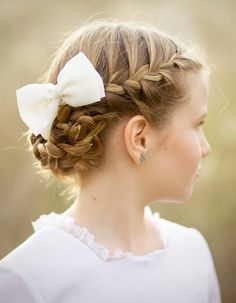 First Communion Hairstyles, Communion Hairstyles, Peinados Recogidos, Bridesmaid Hair Down, Flower Girl Hairstyles, Back To School Hairstyles, Hairstyles For School, First Communion